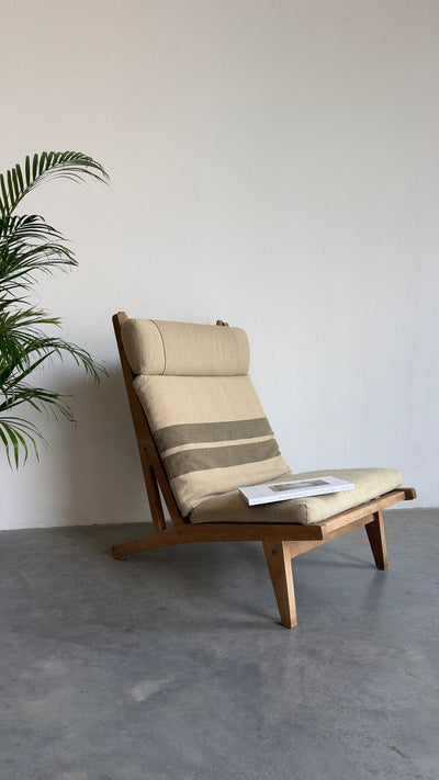 
                  
                    Vintage lounge stoel Hans Wegner voor Getama model GE375
                  
                