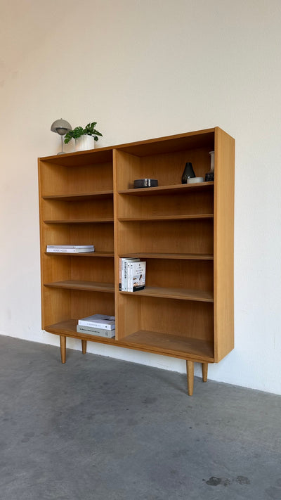 
                  
                    Vintage Hundevad boekenkast XL in eiken
                  
                