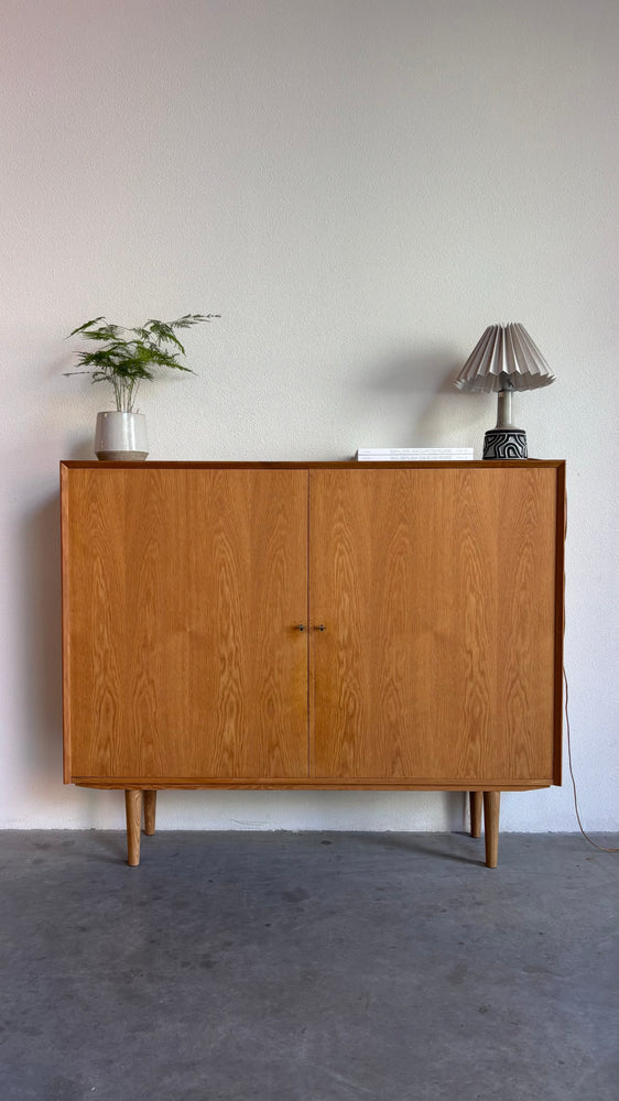 
                  
                    Vintage Brouer wandkast eiken
                  
                