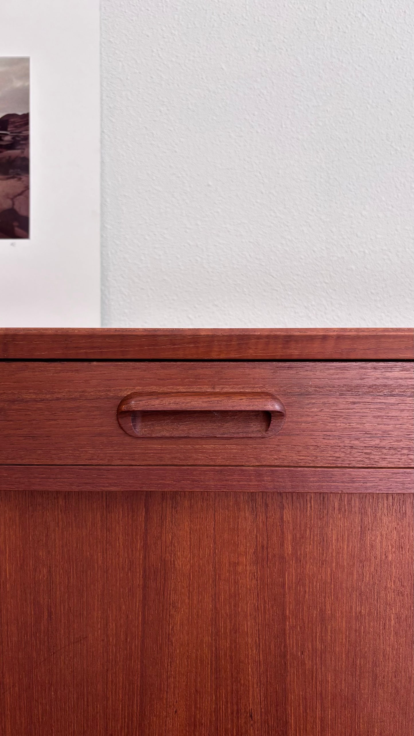 
                  
                    Vintage lowboard teak 3 lades+deuren
                  
                