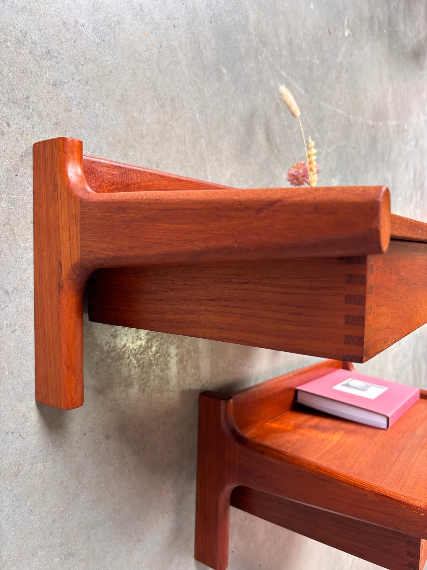 
                  
                    Vintage wandkastjes Kai Kristiansen teak set 2*
                  
                