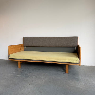 
                  
                    Vintage daybed Hans Wegner GE-258 in eiken
                  
                