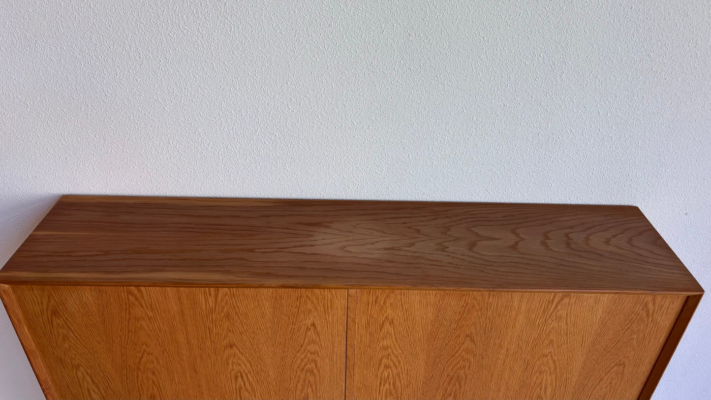 
                  
                    Vintage Brouer wandkast eiken
                  
                