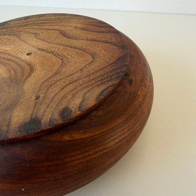
                  
                    Vintage schaal teak (M)
                  
                