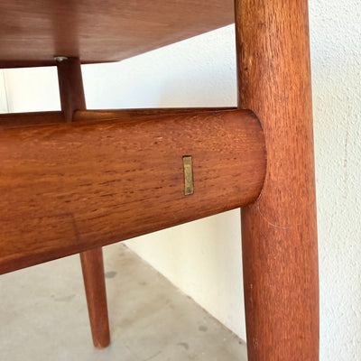 
                  
                    Vintage salontafeltje Grete Jalk teak
                  
                