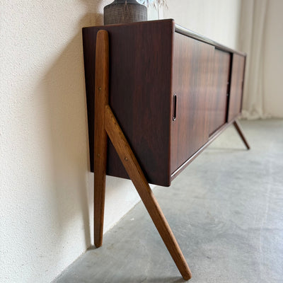 
                  
                    Vintage ondiep sideboard palissander eiken poten
                  
                