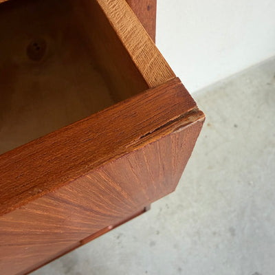 
                  
                    Vintage ladekast 7* teak met lichtere lijn
                  
                