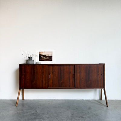 
                  
                    Vintage ondiep sideboard palissander eiken poten
                  
                