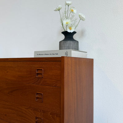 
                  
                    Vintage ladekast 4* teak vierkant handvat
                  
                