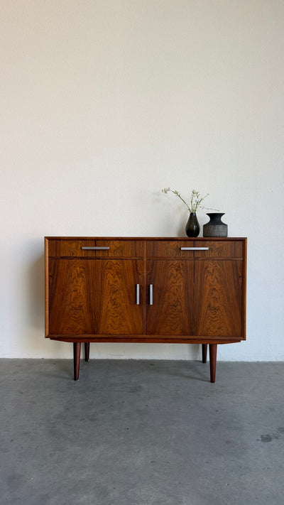 
                  
                    Vintage palissander sideboard met lades en deurtjes
                  
                