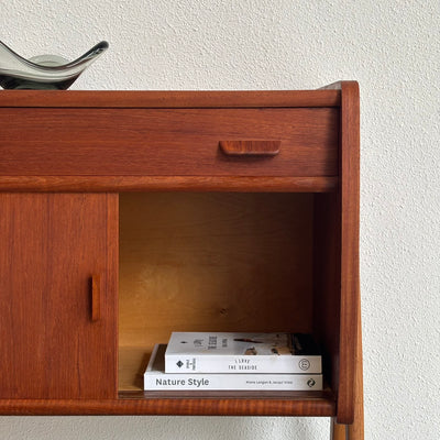 
                  
                    Vintage klein sideboard - kastje Poul Volther teak
                  
                