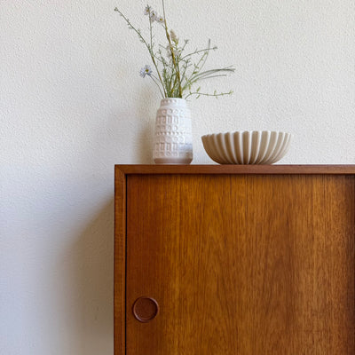 
                  
                    Vintage teak Kai Kristiansen sideboard schuifdeurtjes
                  
                