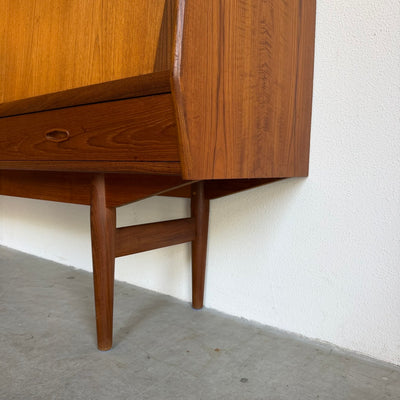 
                  
                    Vintage Deens teak highboard met bar gedeelte
                  
                