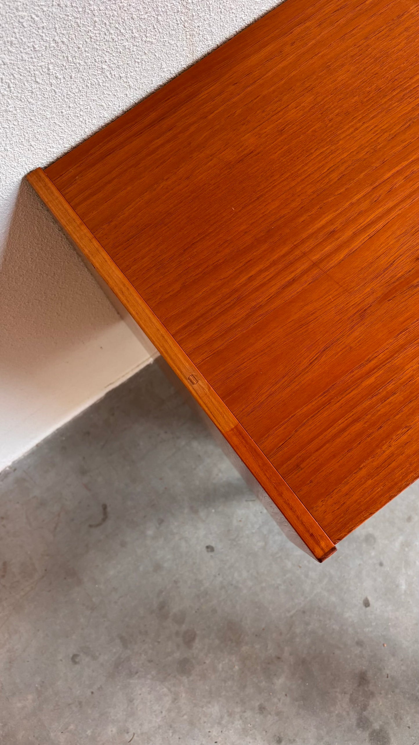 
                  
                    Vintage sideboard teak klein
                  
                