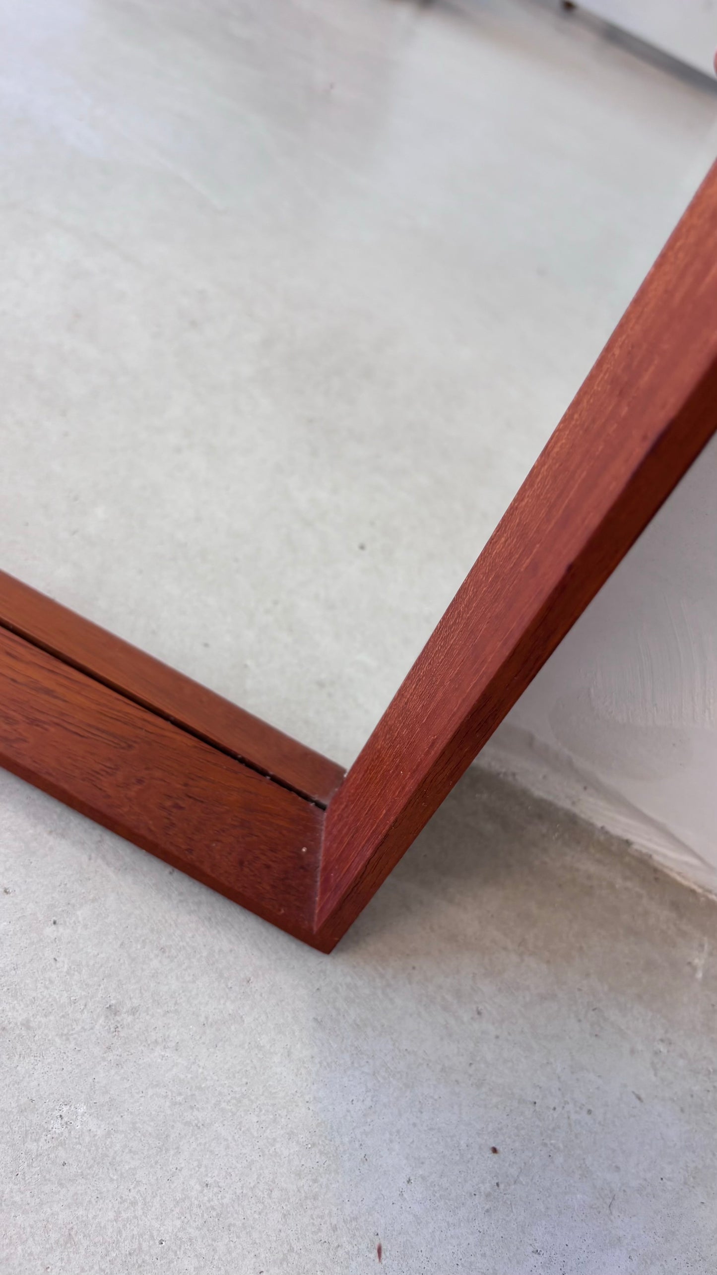 
                  
                    Vintage spiegel teak 43x63
                  
                
