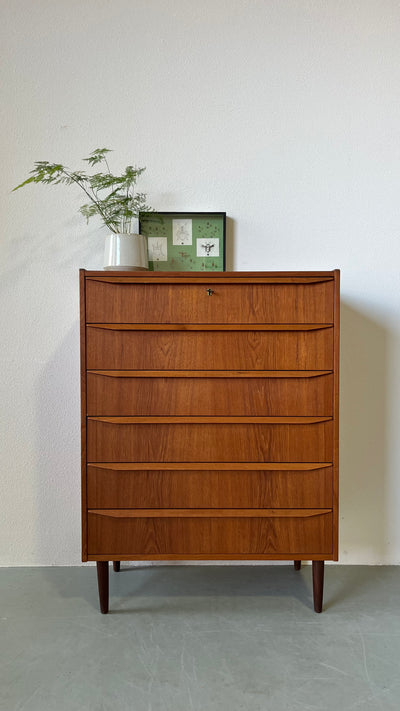 
                  
                    Ladekast 6* teak rechte greep
                  
                