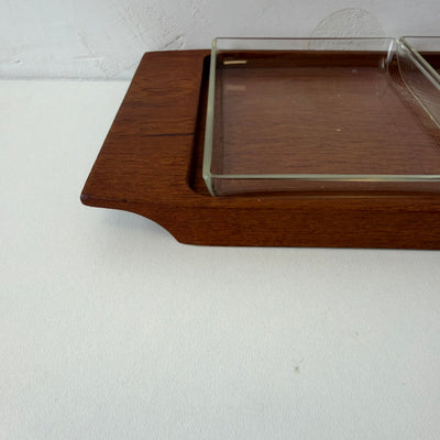 
                  
                    Vintage serveer schaaltje teak met 2 glazen bakjes
                  
                