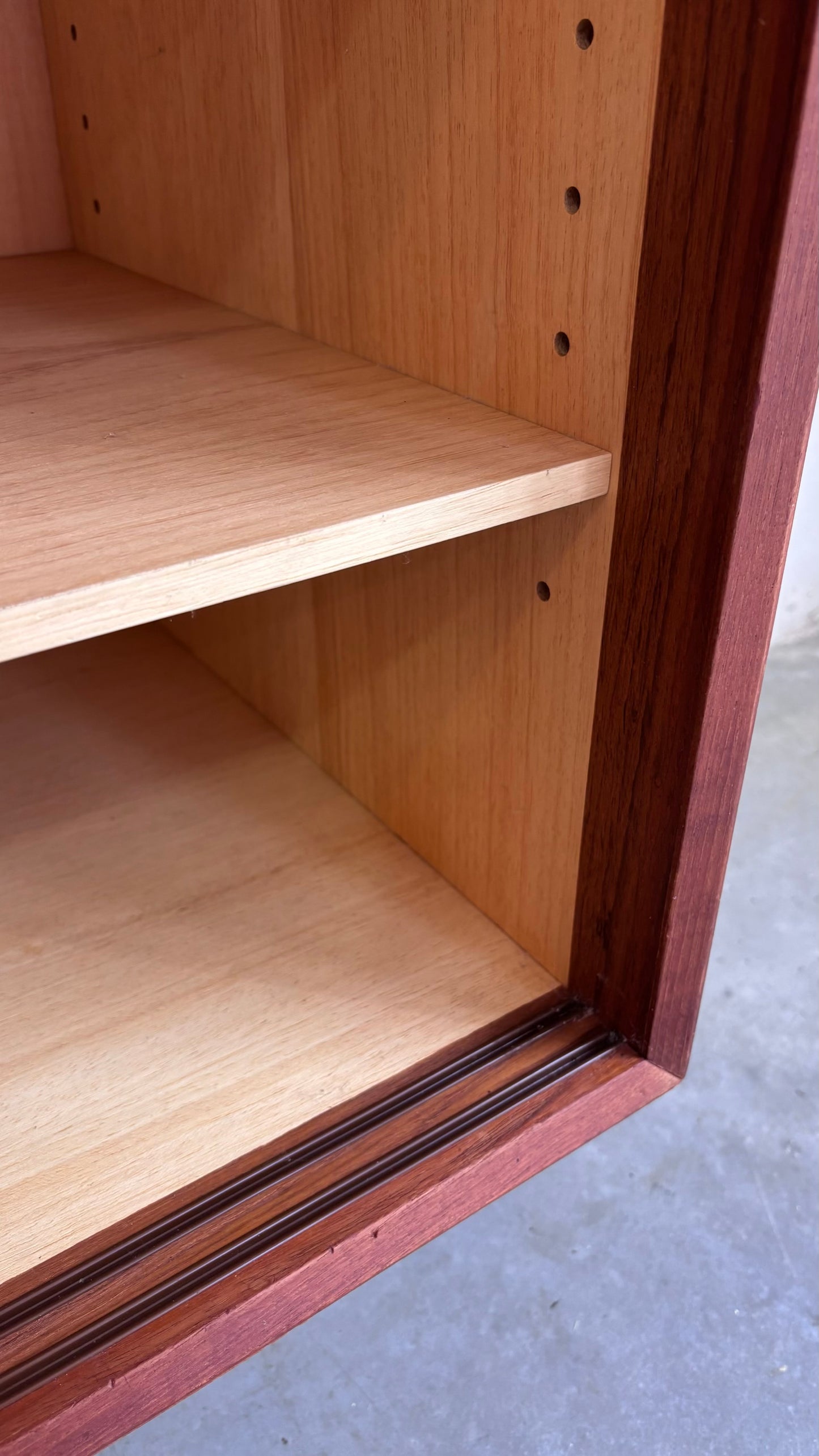 
                  
                    Vintage lowboard teak 3 lades+deuren
                  
                