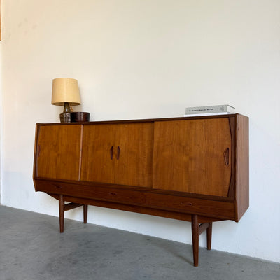 
                  
                    Vintage Deens teak highboard met bar gedeelte
                  
                