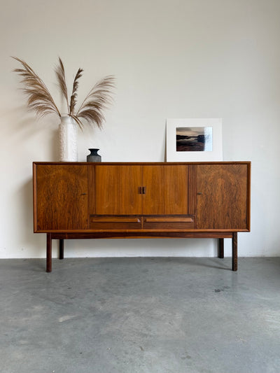
                  
                    Vintage highboard palissander tambour en bar
                  
                