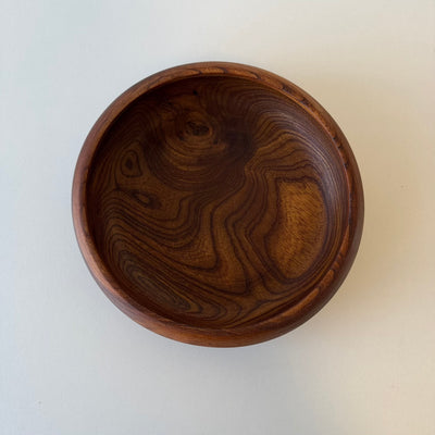 
                  
                    Vintage schaal teak (M)
                  
                