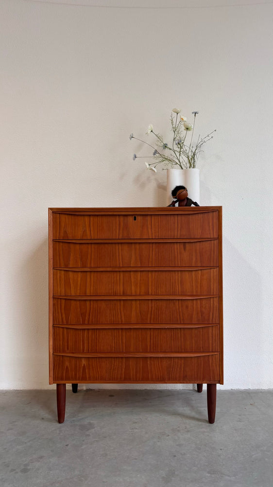 
                  
                    Vintage ladekast teak 6*
                  
                