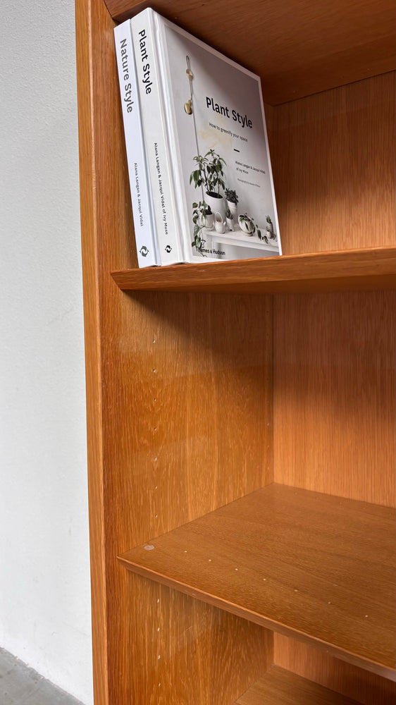 
                  
                    Vintage Hundevad boekenkast smal
                  
                