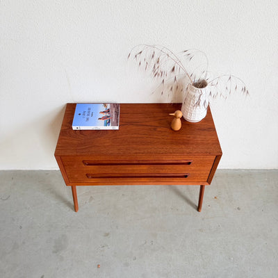 
                  
                    Vintage ladekastje V-frame teak 2*
                  
                
