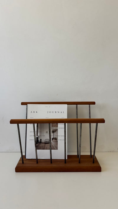 
                  
                    Vintage teak tijdschriftenhouder
                  
                