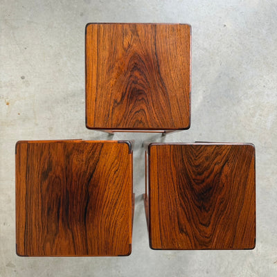 
                  
                    Set 3 vintage plantentafeltjes - bijzettafel palissander
                  
                