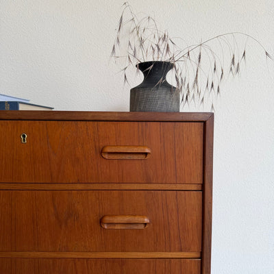 
                  
                    Vintage ladekast 7* teak met lichtere lijn
                  
                