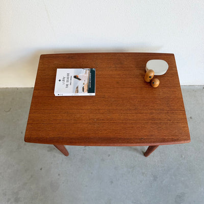 
                  
                    Vintage salontafeltje Grete Jalk teak
                  
                
