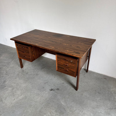 
                  
                    Vintage vrijstaand bureau XL in palissander
                  
                