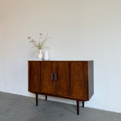 
                  
                    Vintage sideboard palissander met metalen greepjes
                  
                