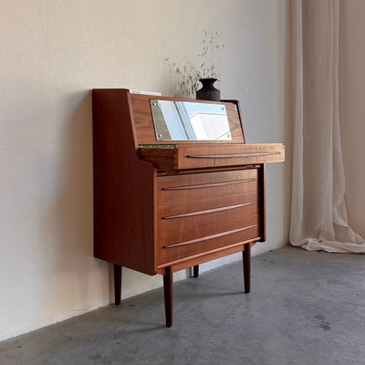 
                  
                    Vintage secretaire met spiegel teak
                  
                