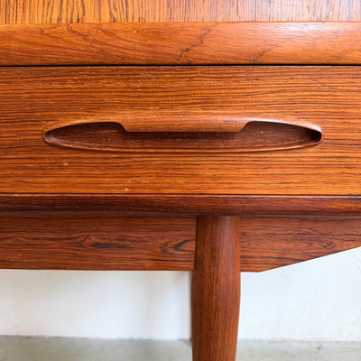 
                  
                    Vintage highboard schuifdeuren en lades palissander
                  
                