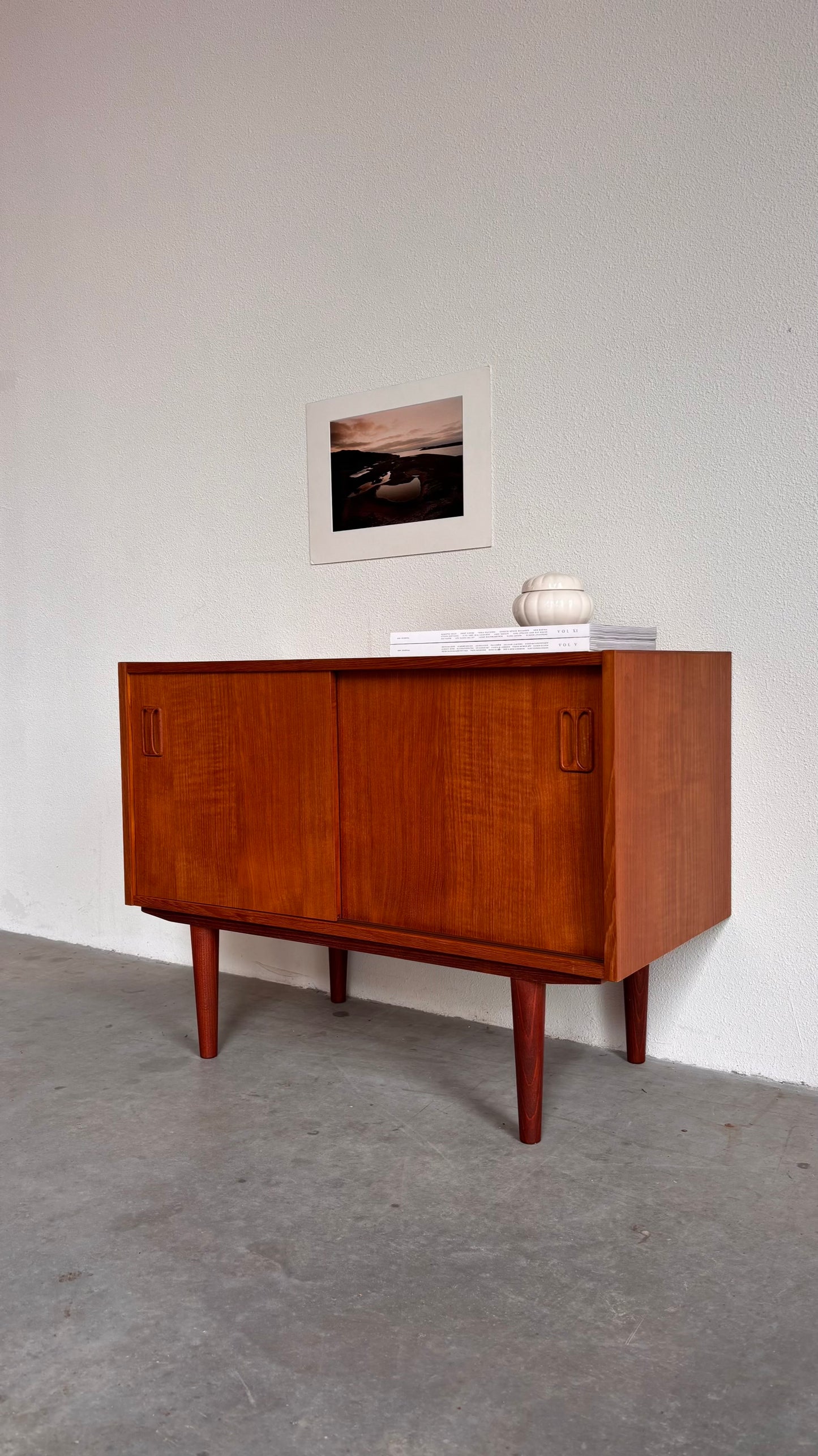 
                  
                    Vintage sideboard teak klein
                  
                
