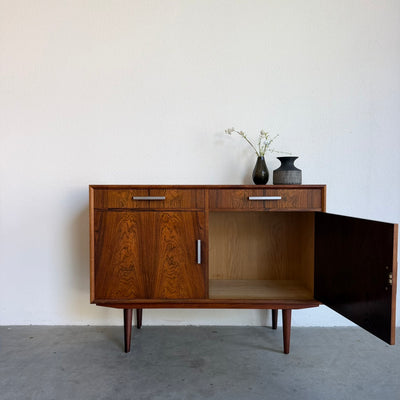 
                  
                    Vintage palissander sideboard met lades en deurtjes
                  
                