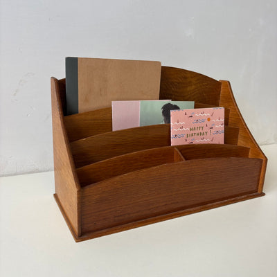 
                  
                    Vintage houten brievenstandaard
                  
                