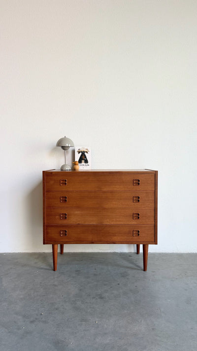 
                  
                    Vintage ladekast 4* teak vierkant knopje
                  
                