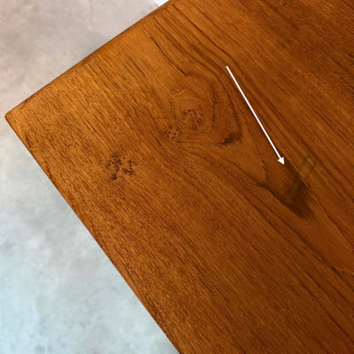 
                  
                    Vintage 2-zijdig bureau in teak
                  
                