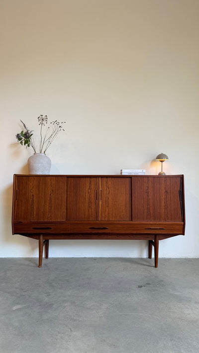 
                  
                    Vintage highboard schuifdeuren en lades palissander
                  
                