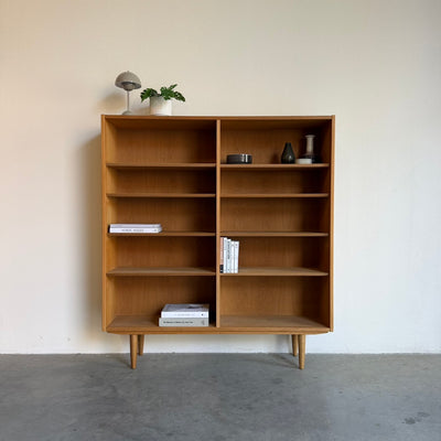 
                  
                    Vintage Hundevad boekenkast XL in eiken
                  
                