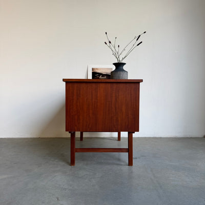 
                  
                    Vintage bureau teak 7 lades
                  
                