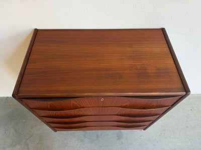 
                  
                    Vintage teak ladekast golvend handvat
                  
                