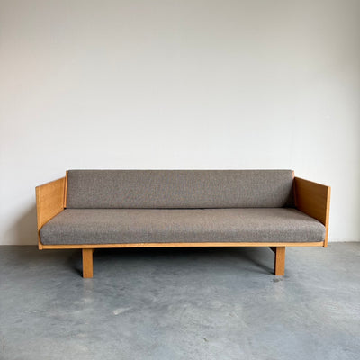 
                  
                    Vintage daybed Hans Wegner GE-258 in eiken
                  
                