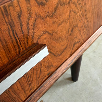 
                  
                    Vintage sideboard - dubbele ladekast palissander
                  
                