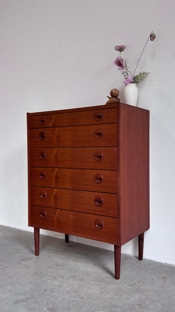
                  
                    Vintage ladekast teak ronde greep
                  
                
