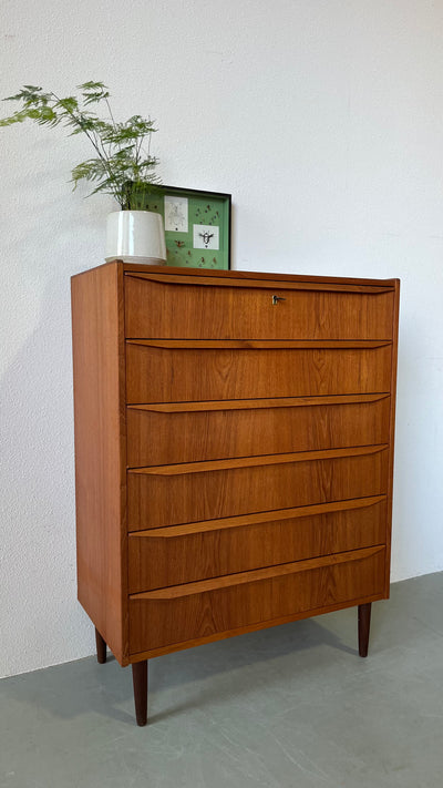 
                  
                    Ladekast 6* teak rechte greep
                  
                