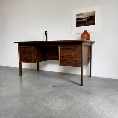 
                  
                    Vintage vrijstaand bureau XL in palissander
                  
                